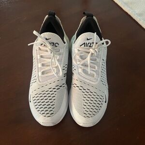 Nike 270